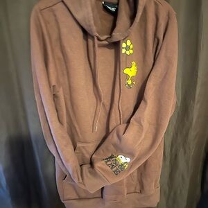 Men’s size L Peanuts hoodie! very comfortable- great condition. Non smoking home
